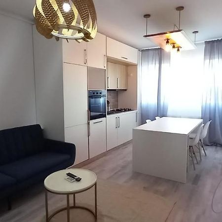 Preciziei 1Br Luxury Apartment With Fast Wifi, Self Check In And Parking Boekarest Buitenkant foto