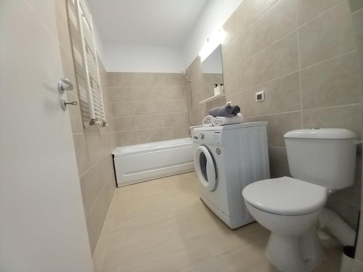 Preciziei 1Br Luxury Apartment With Fast Wifi, Self Check In And Parking Boekarest Buitenkant foto